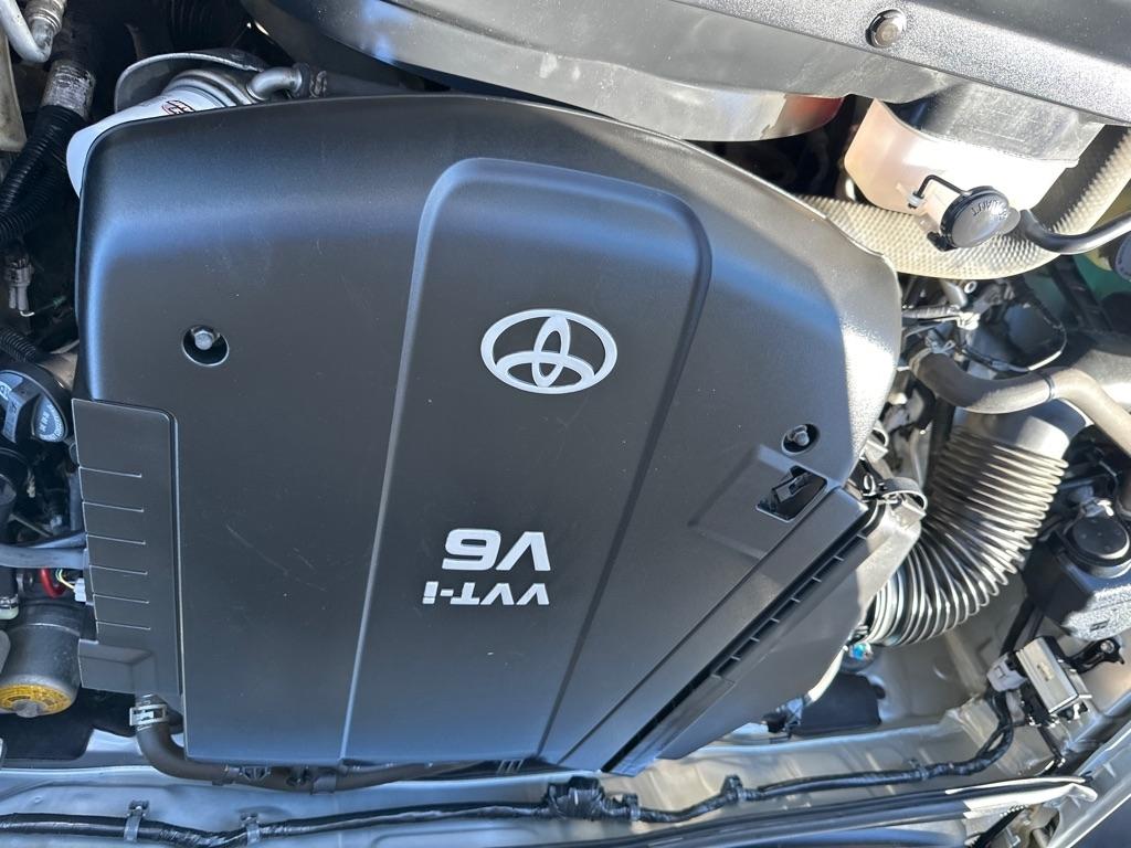 Toyota Tacoma 4WD Double Cab V6 MT (Natl) 2013