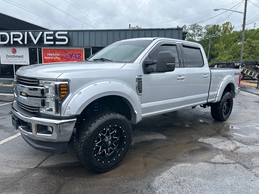 2019 Ford F-350 Super Duty Lariat's photo