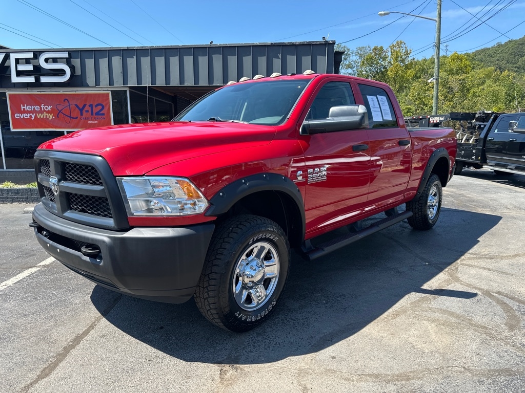 2017 RAM 3500 Tradesman 4x4 Crew Cab 6'4" Box