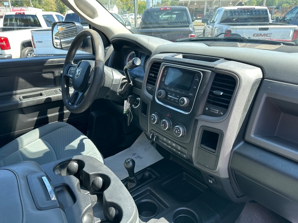 RAM 3500 Tradesman 4x4 Crew Cab 6'4" Box 2017