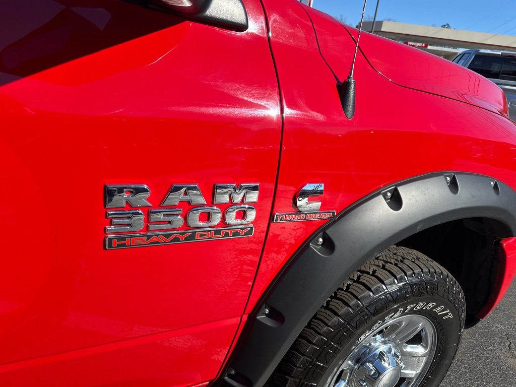 RAM 3500 Tradesman 4x4 Crew Cab 6'4" Box 2017