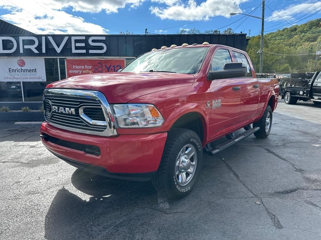 RAM 3500 Tradesman 4x4 Crew Cab 6'4" Box 2017