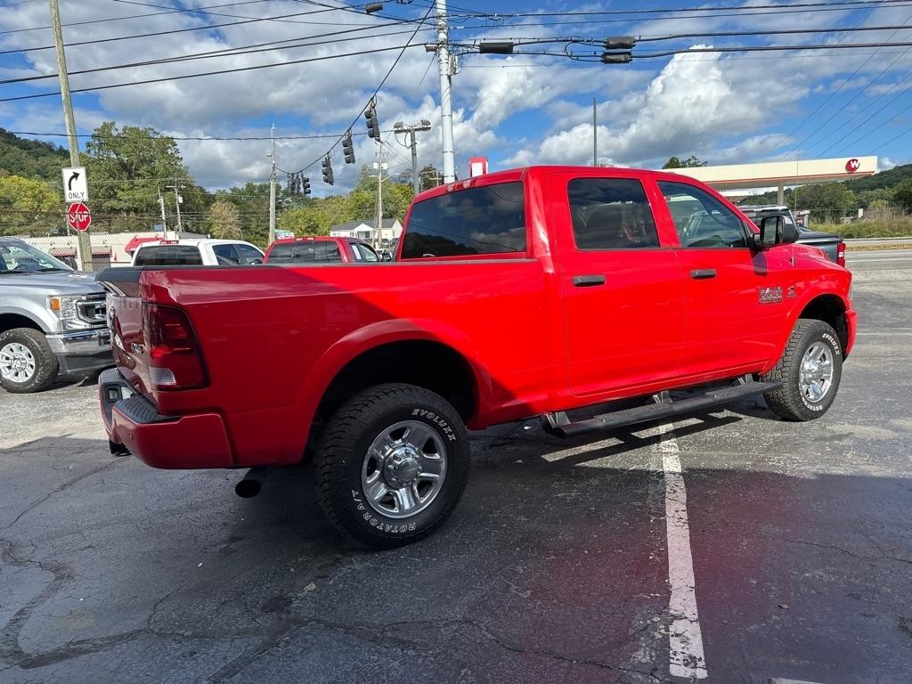 RAM 3500 Tradesman 4x4 Crew Cab 6'4" Box 2017