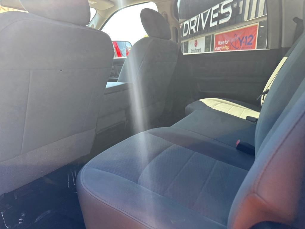RAM 3500 Tradesman 4x4 Crew Cab 6'4" Box 2017