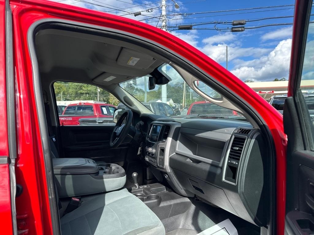 RAM 3500 Tradesman 4x4 Crew Cab 6'4" Box 2017