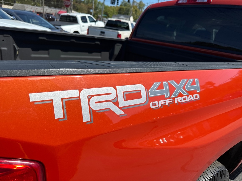Toyota Tundra 4WD Truck CrewMax 5.7L FFV V8 6-Spd AT TRD Pro (Natl) 2016