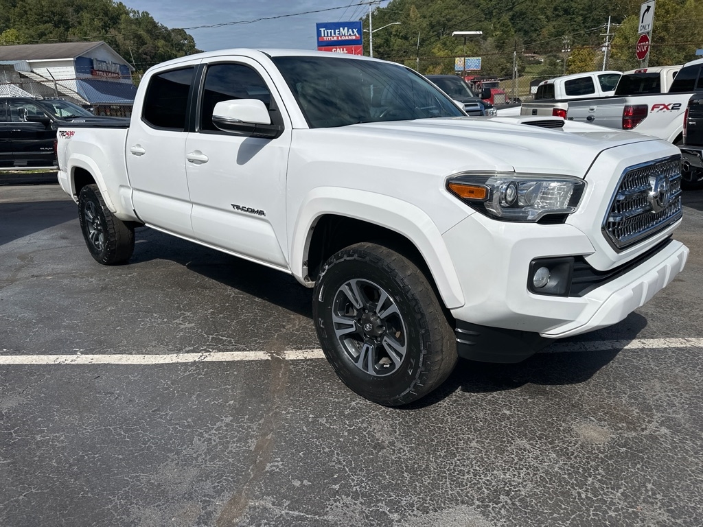 2017 Toyota Tacoma SR5 Double Cab V6 4x4 photo 4