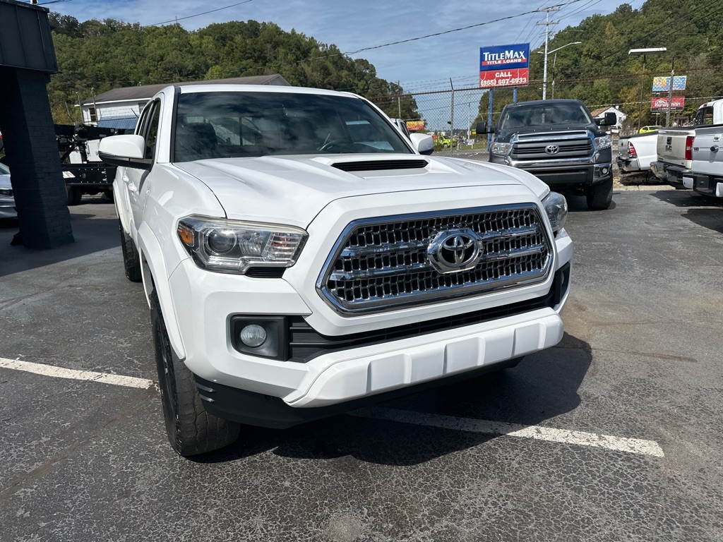 2017 Toyota Tacoma SR5 Double Cab V6 4x4 photo 5