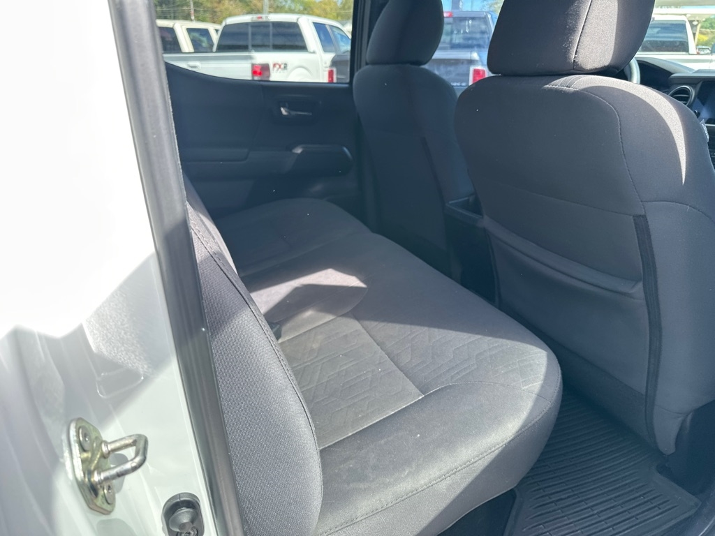 2017 Toyota Tacoma SR5 Double Cab V6 4x4 photo 8