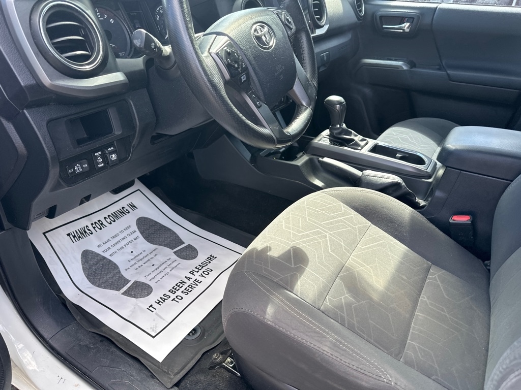 2017 Toyota Tacoma SR5 Double Cab V6 4x4 photo 11