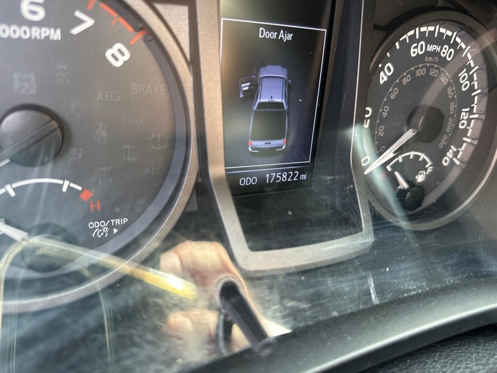 2017 Toyota Tacoma SR5 Double Cab V6 4x4 photo 12