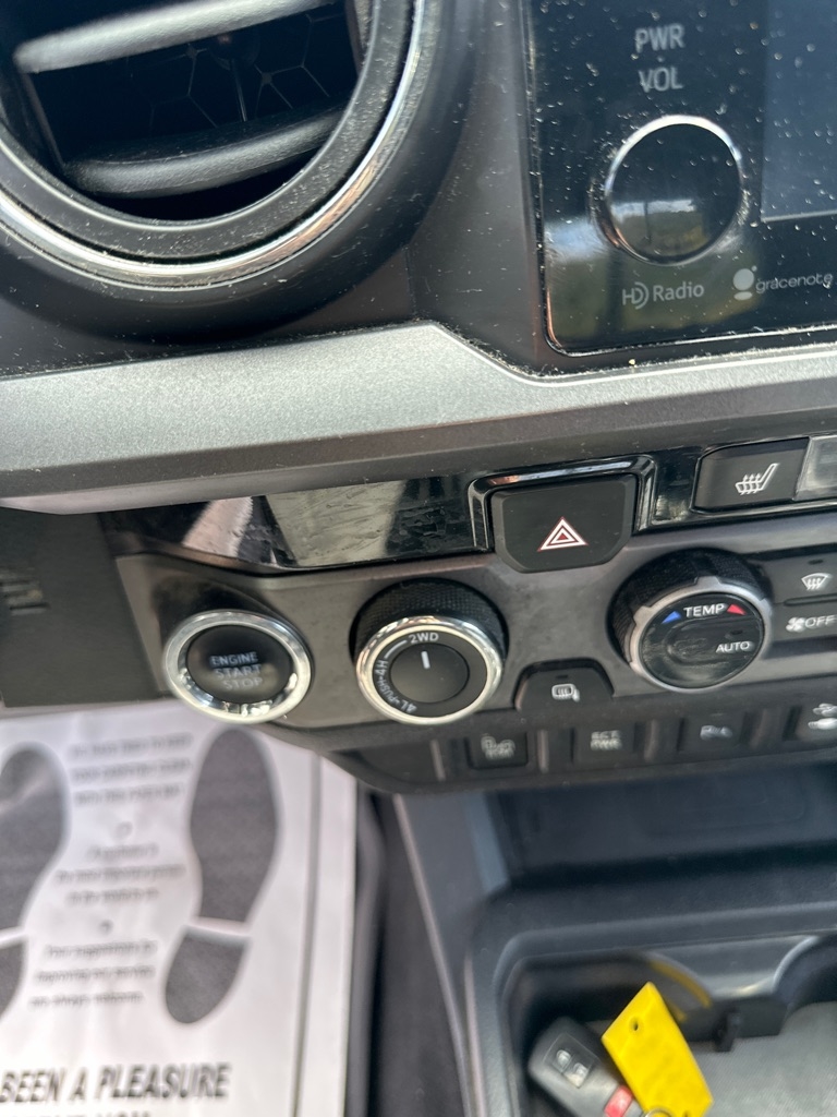 2017 Toyota Tacoma SR5 Double Cab V6 4x4 photo 13