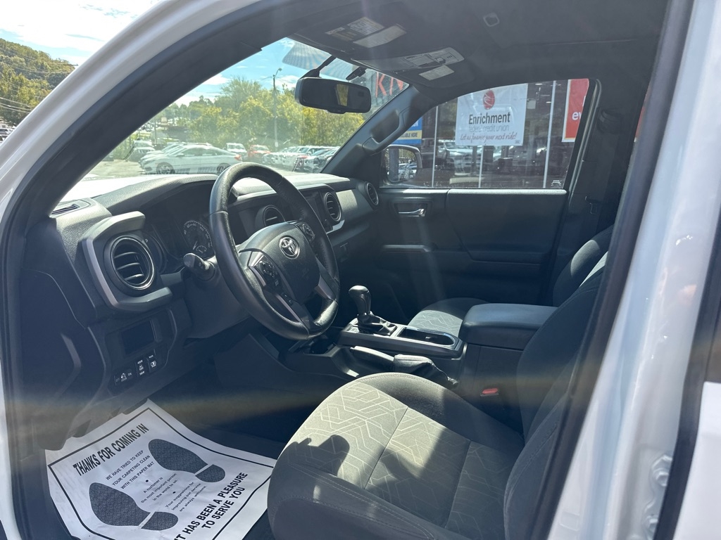 2017 Toyota Tacoma SR5 Double Cab V6 4x4 photo 15