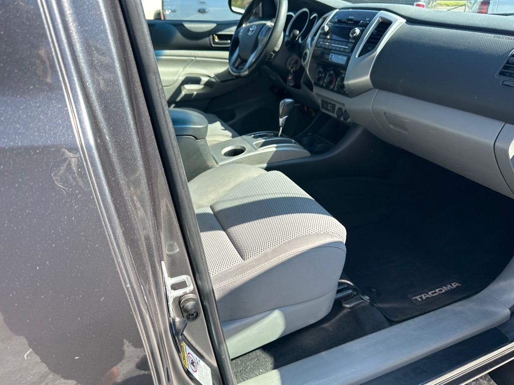 Toyota Tacoma 4WD Access Cab V6 MT (Natl) 2012