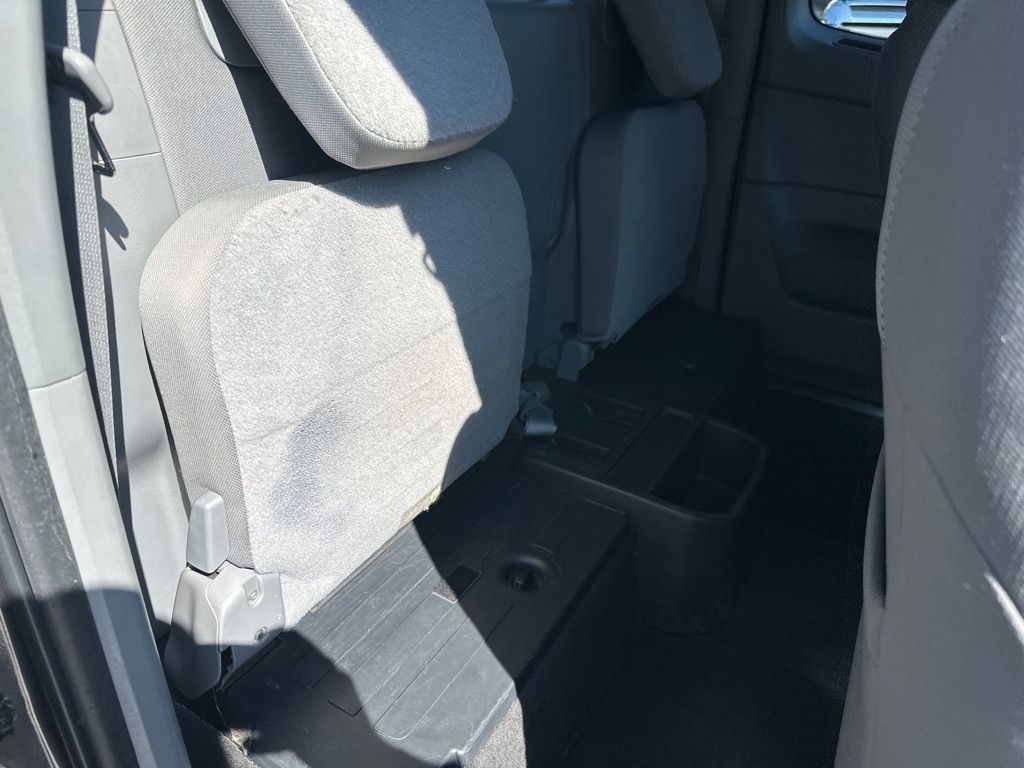 Toyota Tacoma 4WD Access Cab V6 MT (Natl) 2012