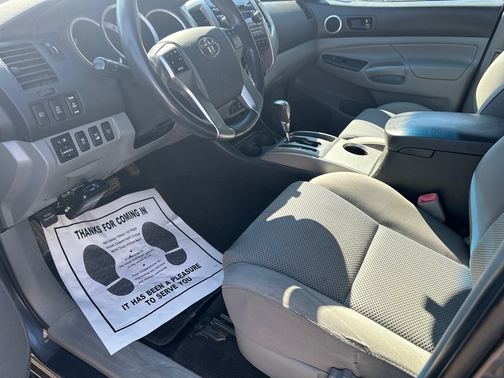 Toyota Tacoma 4WD Access Cab V6 MT (Natl) 2012