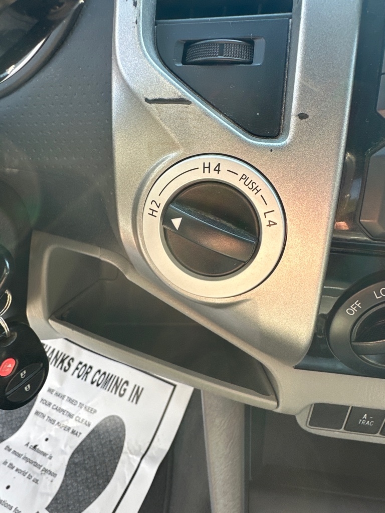 Toyota Tacoma 4WD Access Cab V6 MT (Natl) 2012