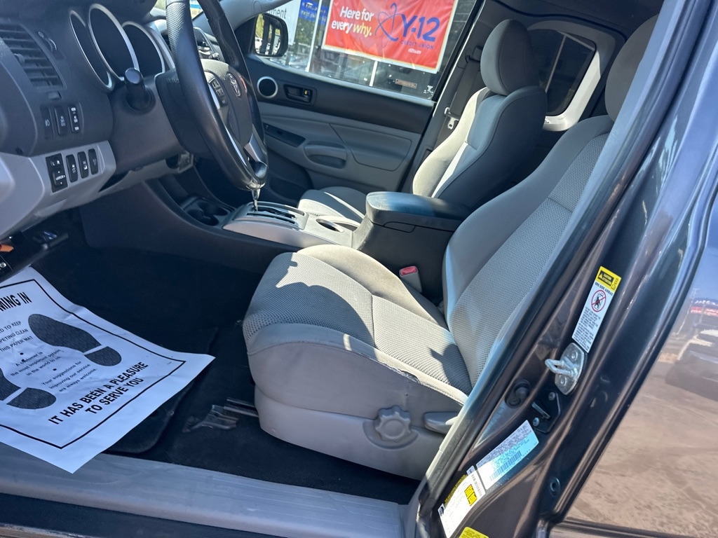 Toyota Tacoma 4WD Access Cab V6 MT (Natl) 2012