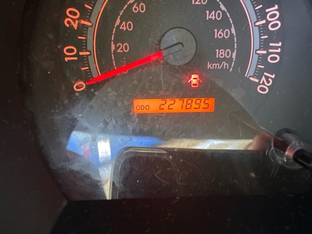 Toyota Sequoia 4WD V8 5-Spd AT SR5 (Natl) 2009