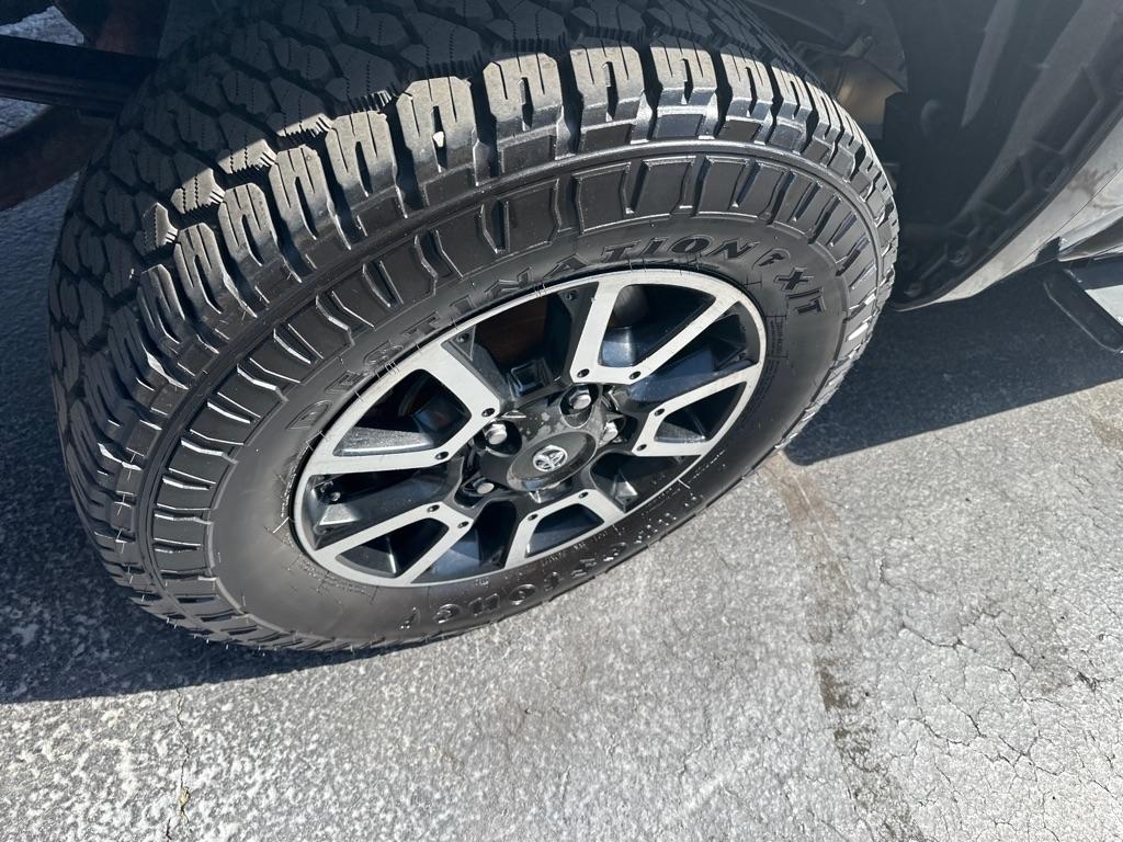 Toyota Tundra 4WD TRD Pro CrewMax 5.5' Bed 5.7L FFV (Natl) 2017