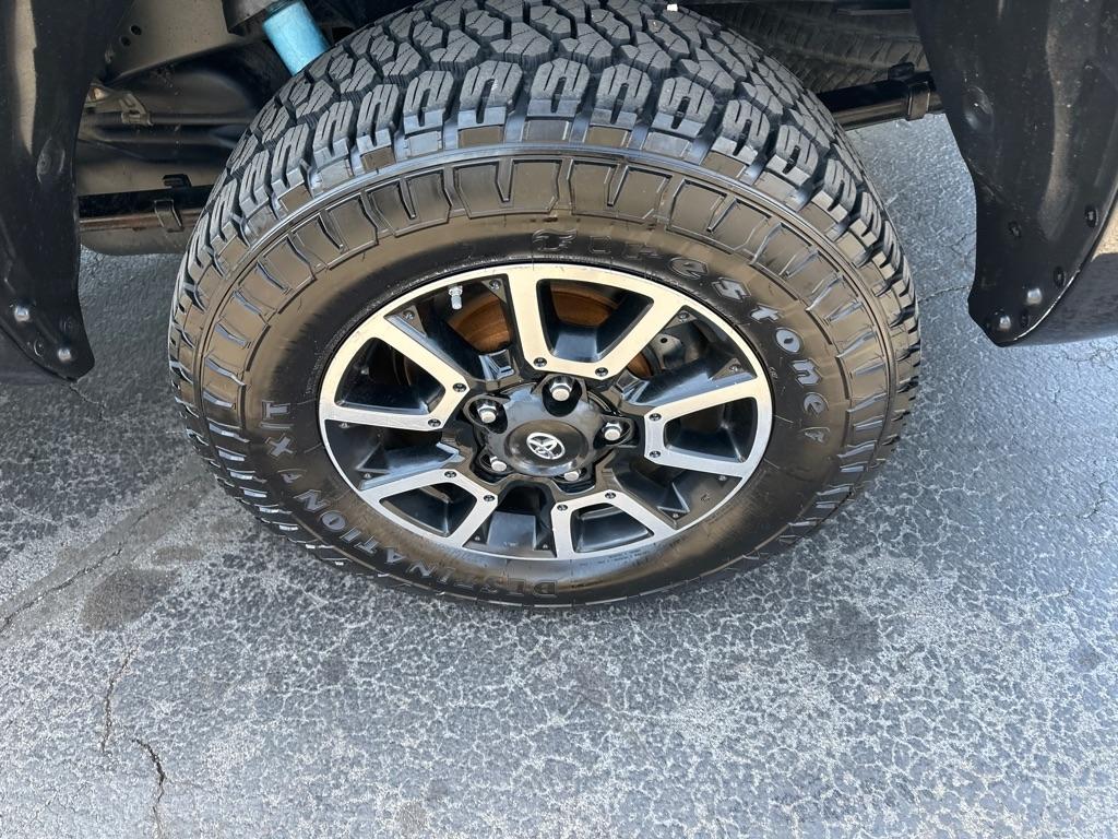 Toyota Tundra 4WD TRD Pro CrewMax 5.5' Bed 5.7L FFV (Natl) 2017