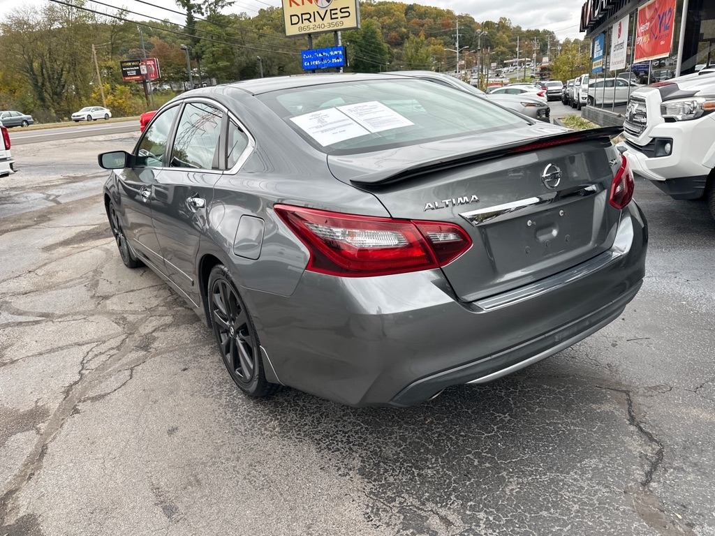 Nissan Altima 2.5 SR Sedan 2017