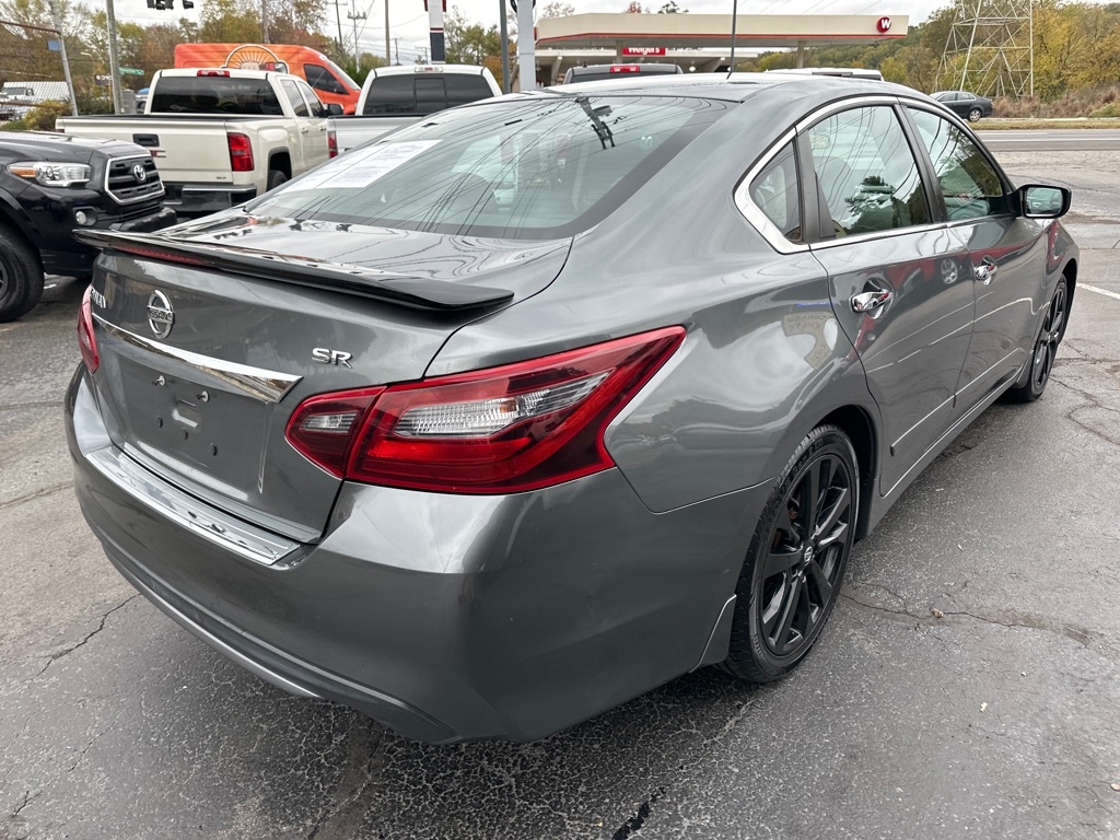 Nissan Altima 2.5 SR Sedan 2017