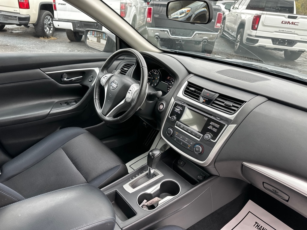 Nissan Altima 2.5 SR Sedan 2017