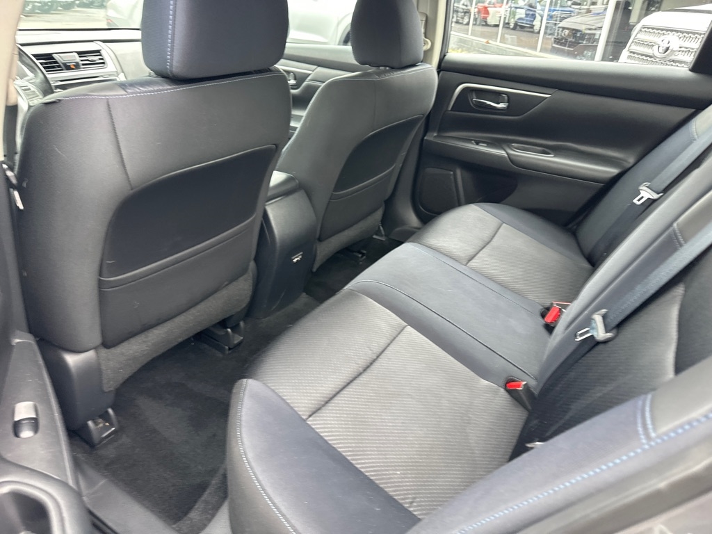 Nissan Altima 2.5 SR Sedan 2017