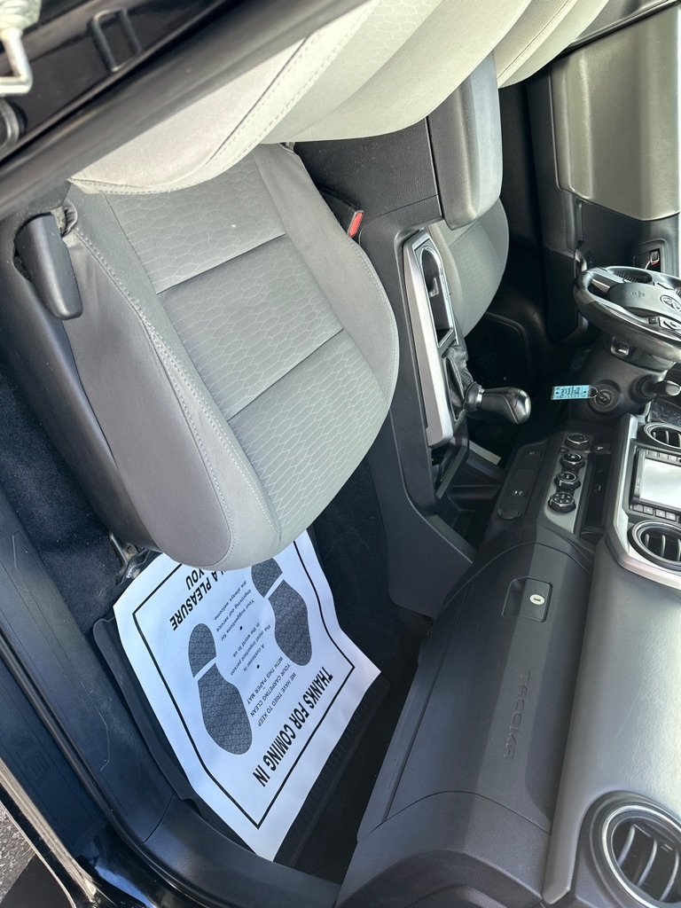 Toyota Tacoma TRD Off Road Double Cab 5' Bed V6 4x4 MT (Natl) 2017