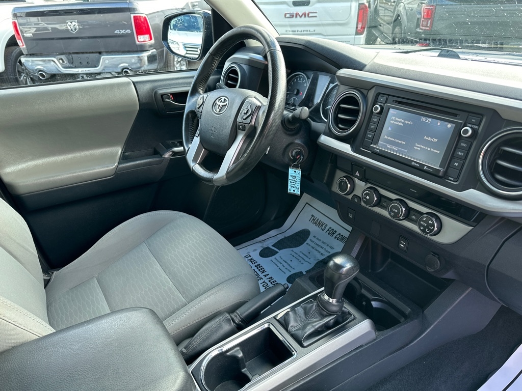 Toyota Tacoma TRD Off Road Double Cab 5' Bed V6 4x4 MT (Natl) 2017