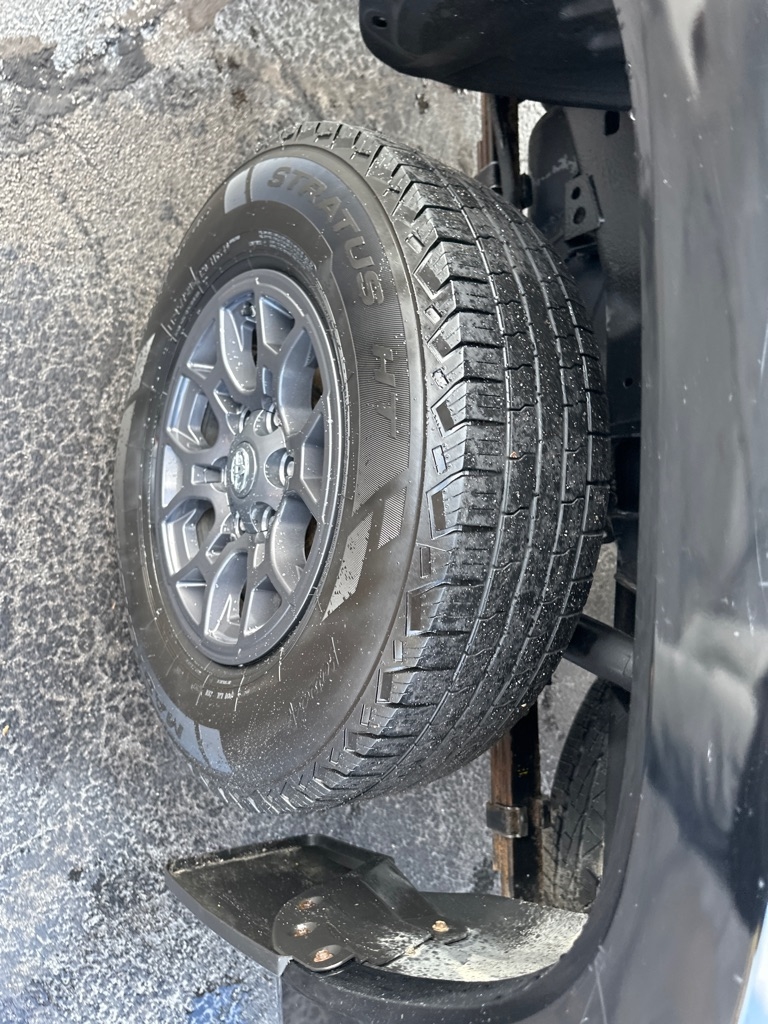 Toyota Tacoma TRD Off Road Double Cab 5' Bed V6 4x4 MT (Natl) 2017