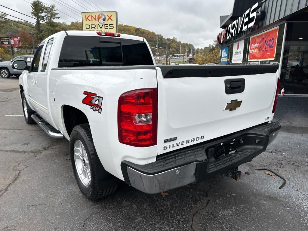 Chevrolet Silverado 1500 4WD Ext Cab 143.5" LTZ 2011