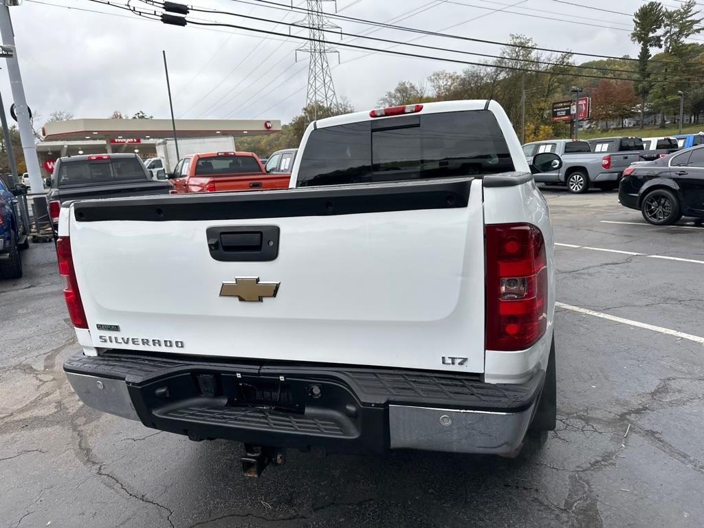 Chevrolet Silverado 1500 4WD Ext Cab 143.5" LTZ 2011