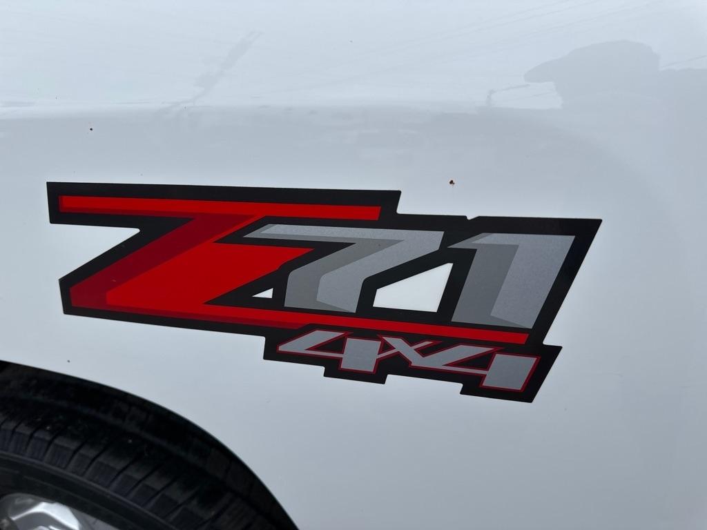 Chevrolet Silverado 1500 4WD Ext Cab 143.5" LTZ 2011