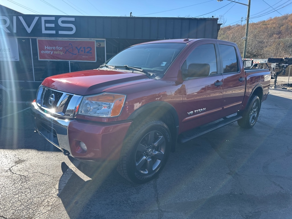 Nissan Titan 4WD Crew Cab SWB SV 2015