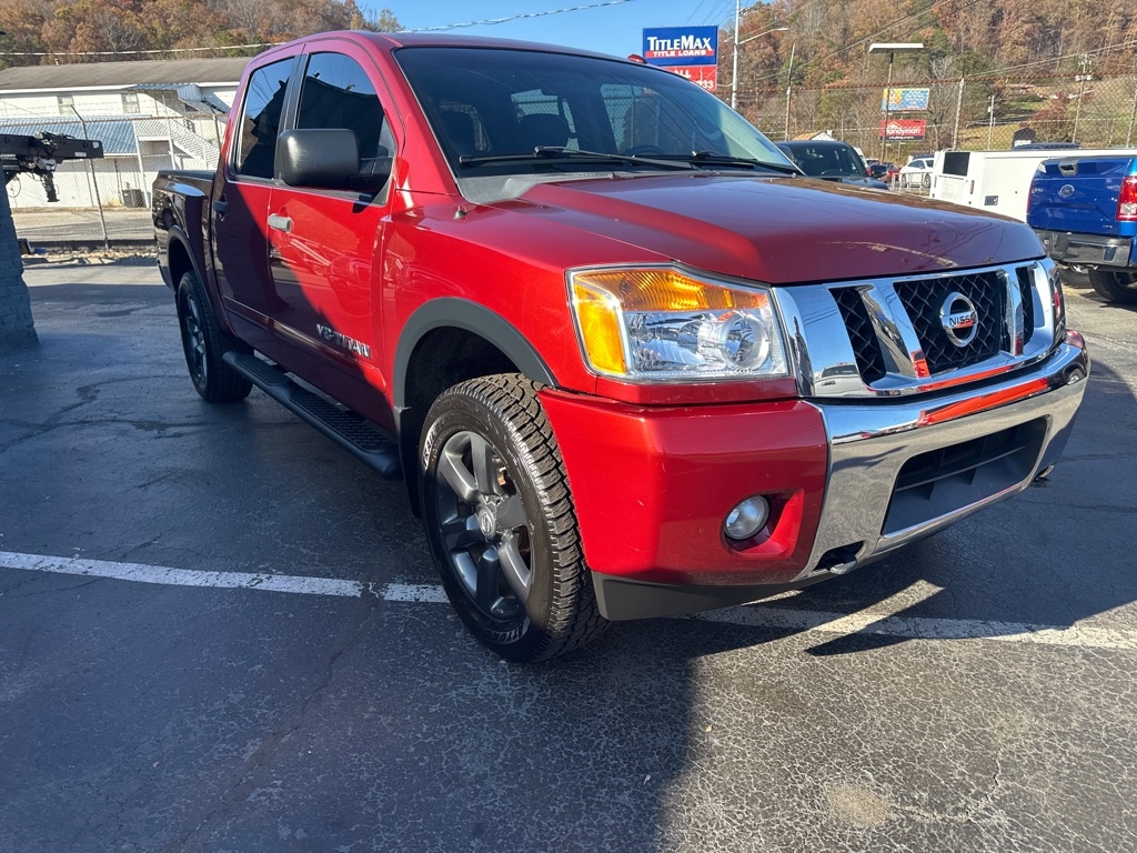 Nissan Titan 4WD Crew Cab SWB SV 2015