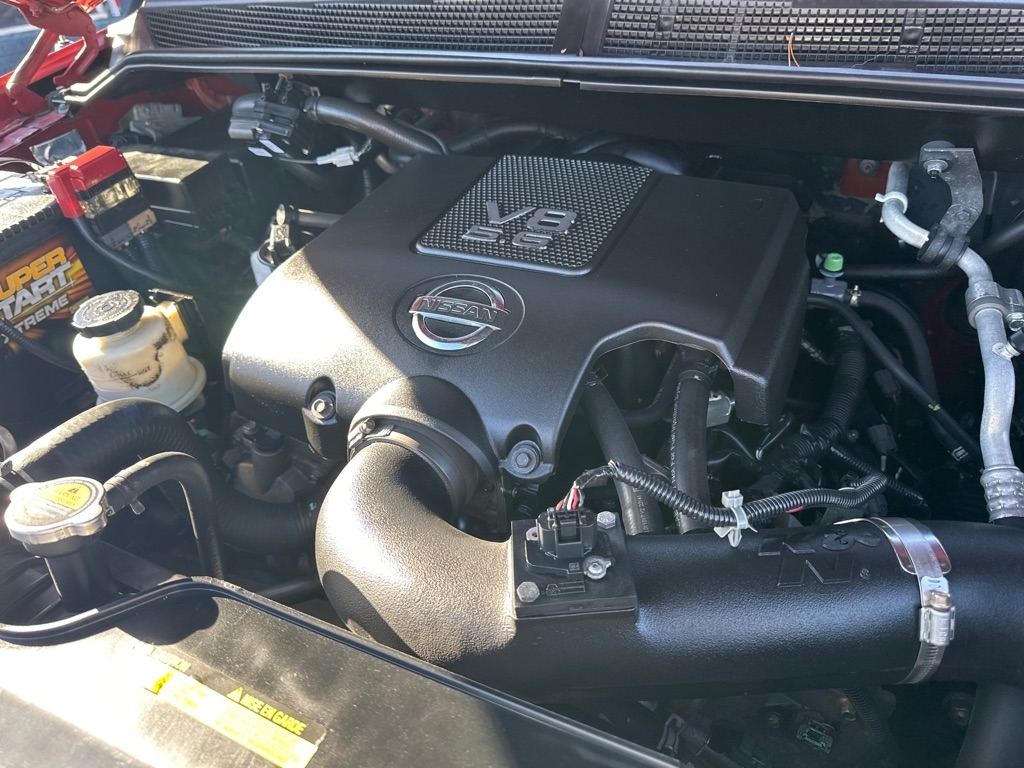 Nissan Titan 4WD Crew Cab SWB SV 2015