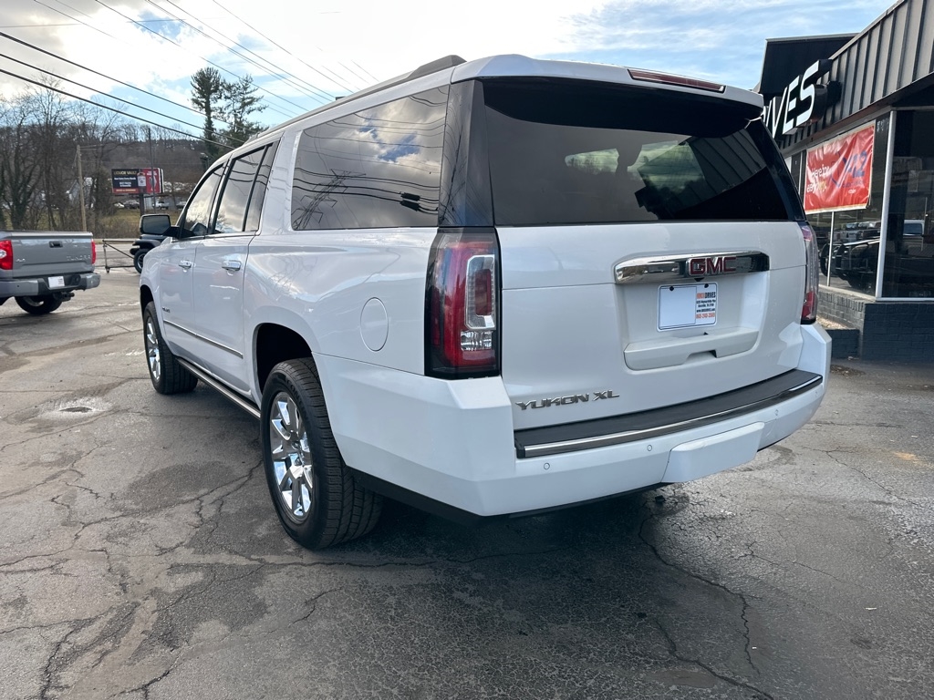 GMC Yukon XL 4WD 4dr Denali 2017