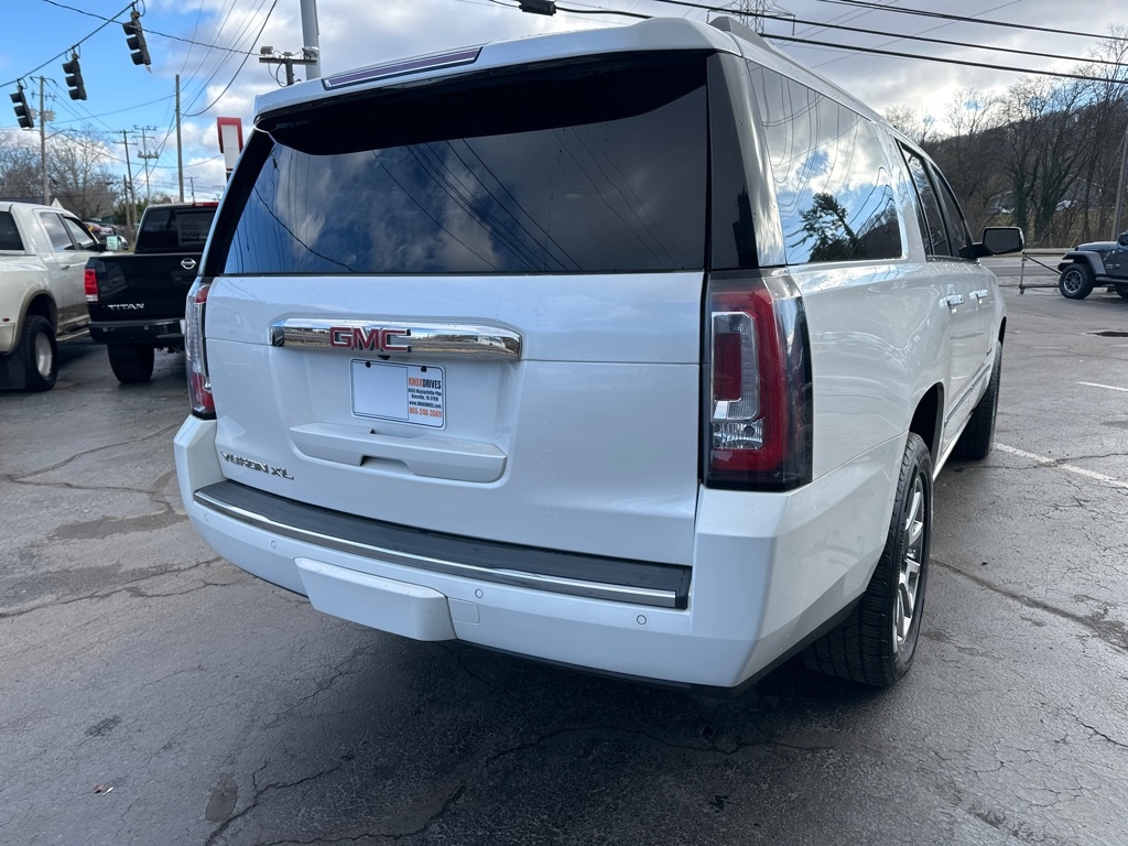 GMC Yukon XL 4WD 4dr Denali 2017