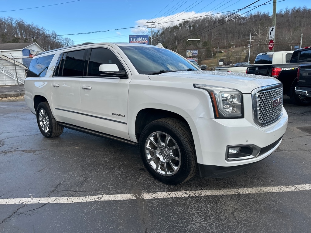 GMC Yukon XL 4WD 4dr Denali 2017