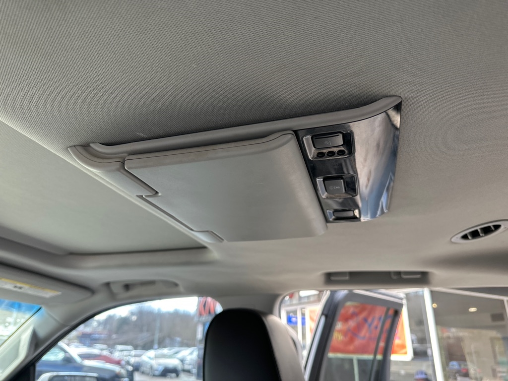 GMC Yukon XL 4WD 4dr Denali 2017