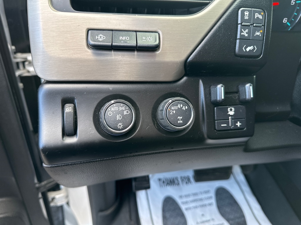 GMC Yukon XL 4WD 4dr Denali 2017