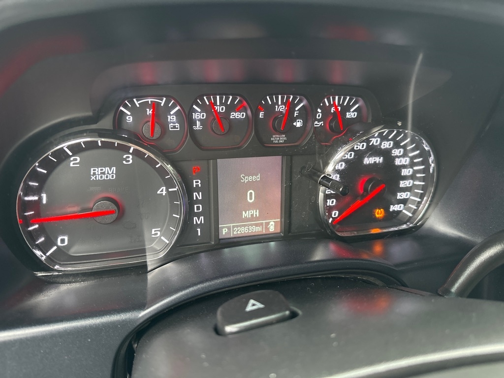 Chevrolet Silverado 2500HD Built After Aug 14 4WD Crew Cab 153.7" Work Truck 2015