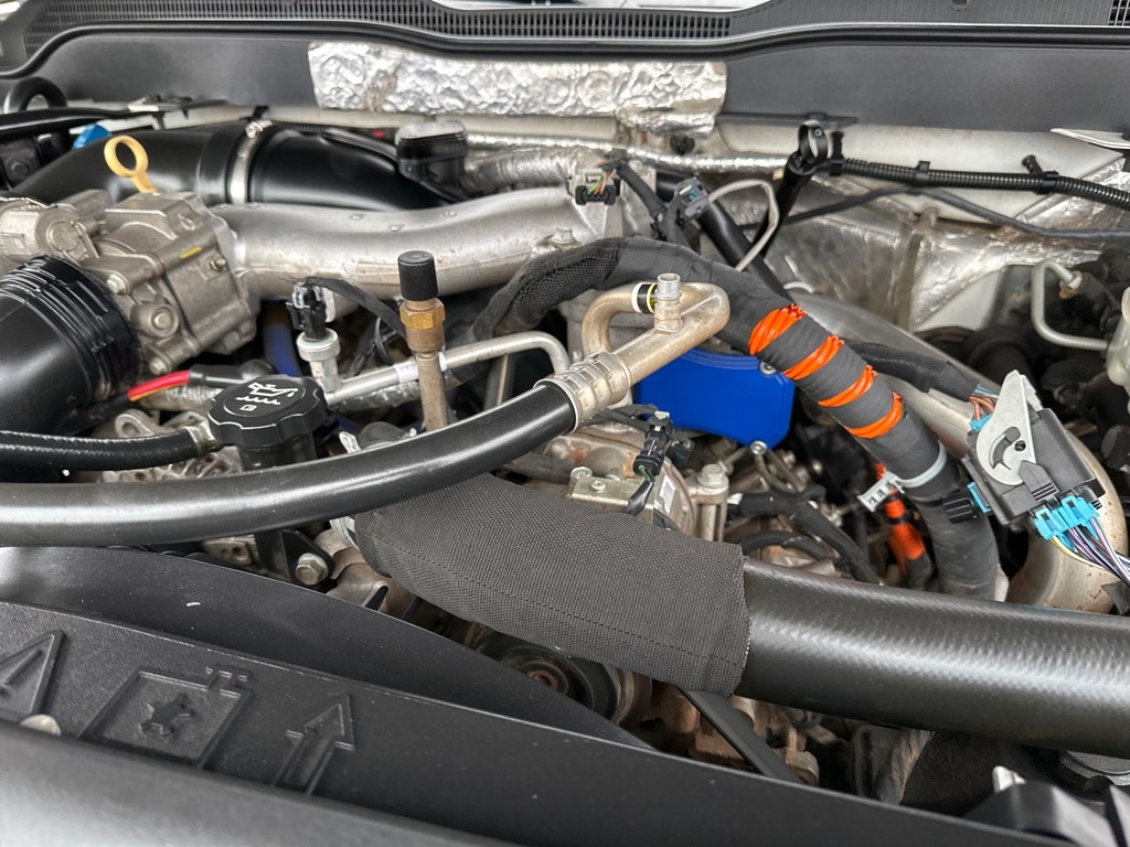 Chevrolet Silverado 2500HD Built After Aug 14 4WD Crew Cab 153.7" Work Truck 2015