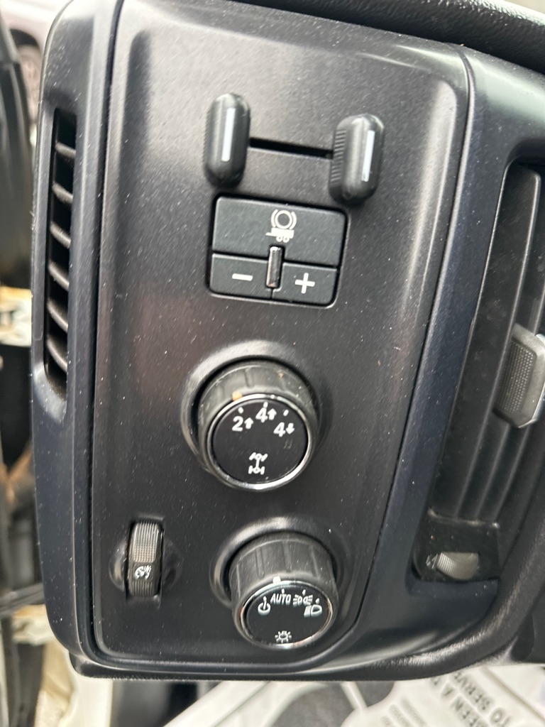 Chevrolet Silverado 2500HD Built After Aug 14 4WD Crew Cab 153.7" Work Truck 2015