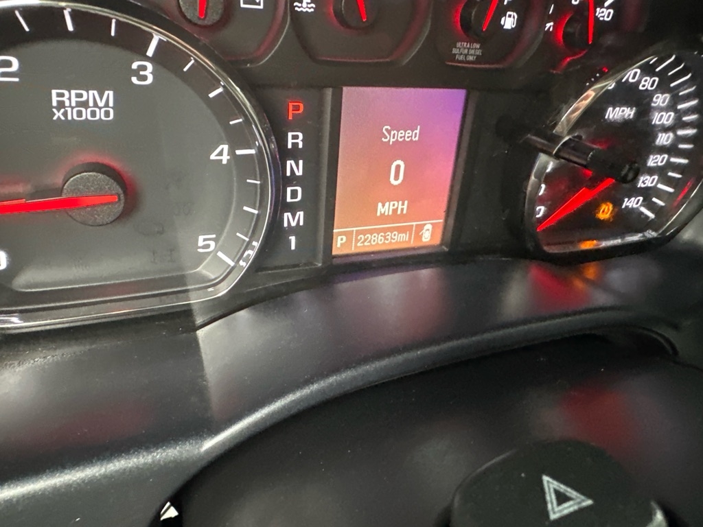 Chevrolet Silverado 2500HD Built After Aug 14 4WD Crew Cab 153.7" Work Truck 2015