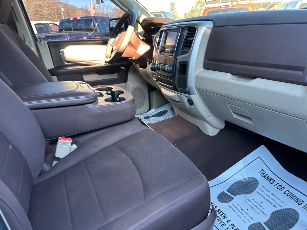 RAM 1500 Classic SLT 4x4 Crew Cab 6'4" Box 2020