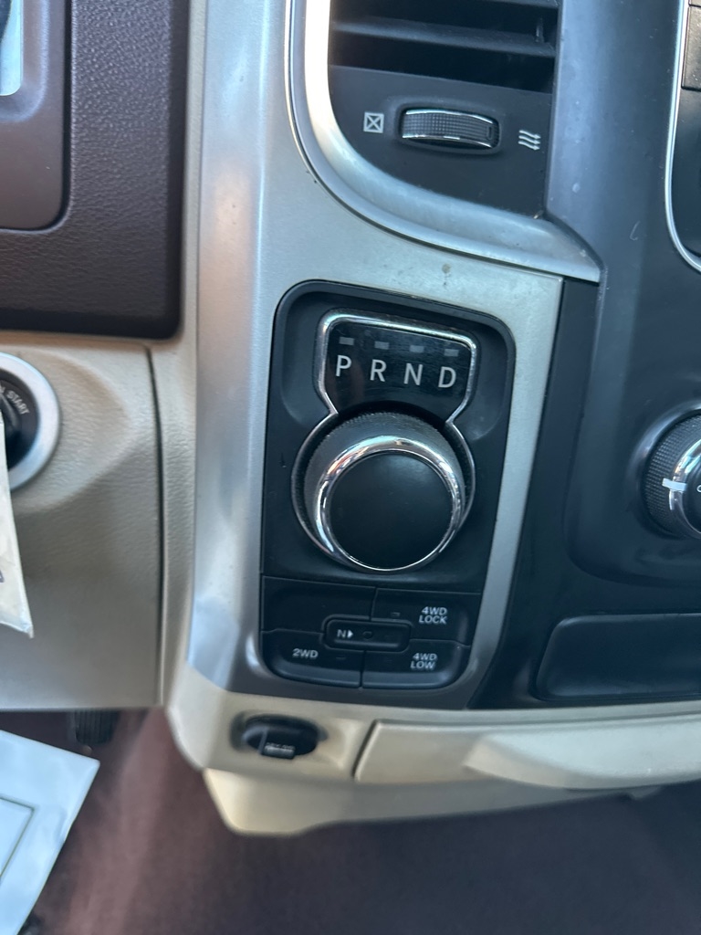 RAM 1500 Classic SLT 4x4 Crew Cab 6'4" Box 2020