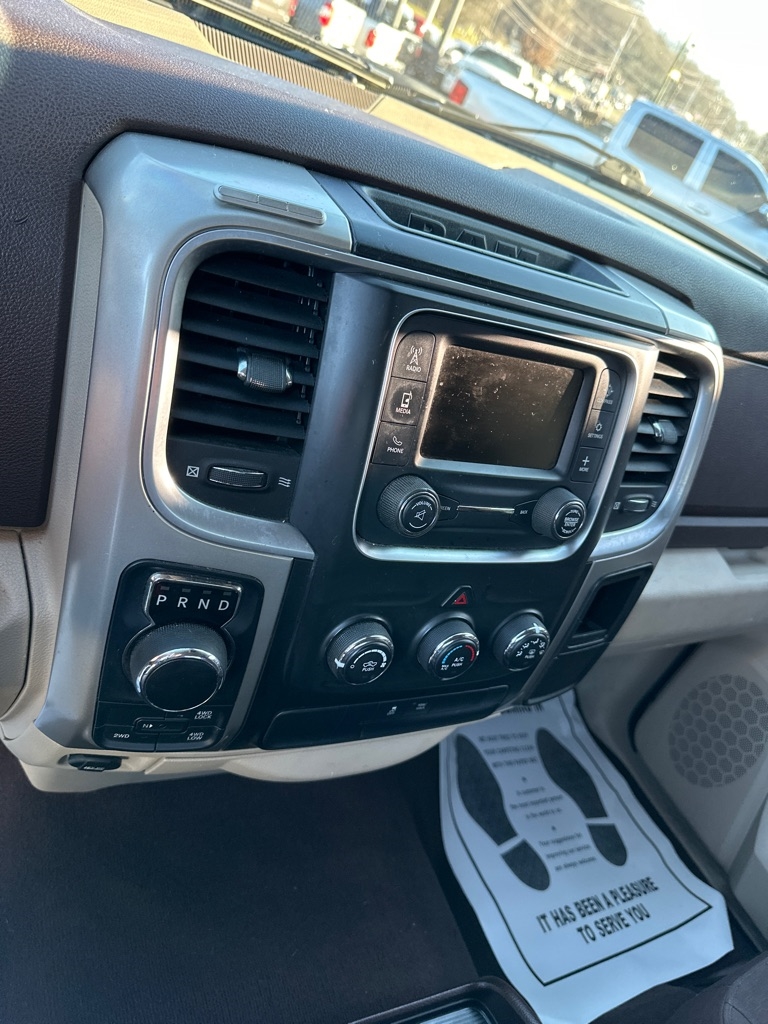 RAM 1500 Classic SLT 4x4 Crew Cab 6'4" Box 2020